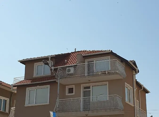 Taligarov Konukevi 3*