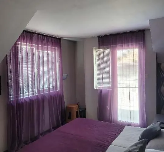 Taligarov Konukevi 3*